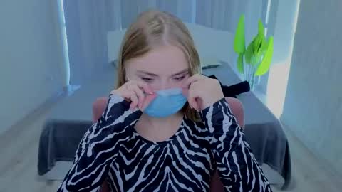 lukeriamoon online show from 09/26/25, 06:17