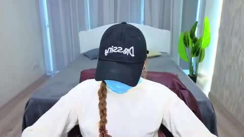 lukeriamoon online show from 10/21/25, 05:41