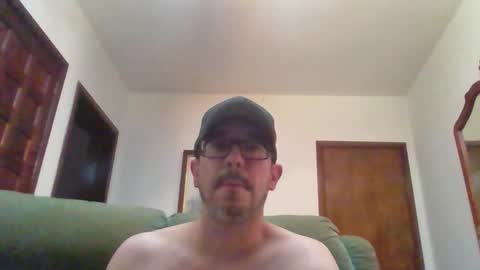 Snapshot of lukz88bigcock chatting on 12/20/24, 03:47 Luke online show from 12/20/24, 03:47