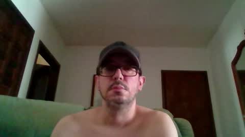 Snapshot of lukz88bigcock chatting on 12/20/24, 01:11 Luke online show from 12/20/24, 01:11