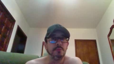 Snapshot of lukz88bigcock chatting on 12/28/24, 02:43 Luke online show from 12/28/24, 02:43