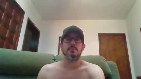 Snapshot of lukz88bigcock chatting on 01/12/25, 02:45 Luke online show from 01/12/25, 02:45