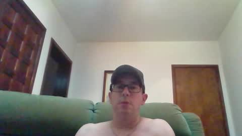 Snapshot of lukz88bigcock chatting on 01/19/25, 12:38 Luke online show from 01/19/25, 12:38