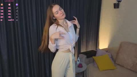 Snapshot of lulaghent chatting on 10/19/25, 01:06 Lula online show from 10/19/25, 01:06