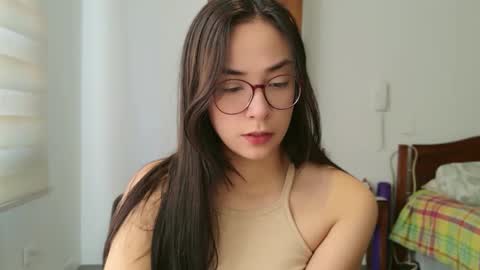 Snapshot of lulibee_ chatting on 06/11/26, 02:26 Luli online show from 06/11/26, 02:26
