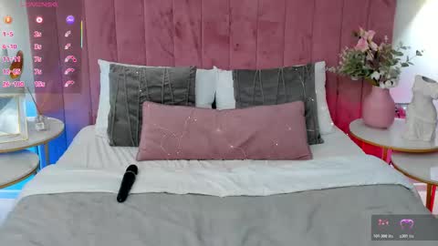 Snapshot of lullyfox chatting on 11/05/25, 01:22 Cherie online show from 11/05/25, 01:22