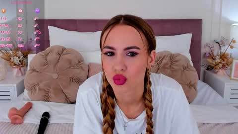 Snapshot of lullyfox chatting on 11/20/25, 07:57 Cherie online show from 11/20/25, 07:57