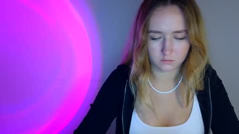 Lulu Baby18 online show from 09/19/25, 07:47