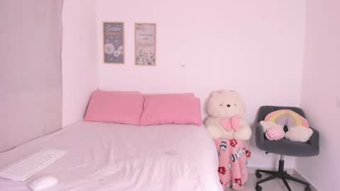 Snapshot of lulu_russell chatting on 01/07/25, 02:10 LULU online show from 01/07/25, 02:10