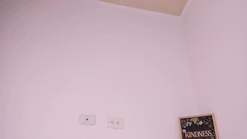 Snapshot of lulu_russell chatting on 03/10/25, 08:04 LULU online show from 03/10/25, 08:04