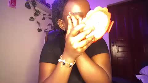 lulu_sparks1 online show from 10/22/25, 07:08