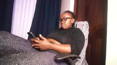 lulu_sparks1 online show from 05/02/26, 05:23