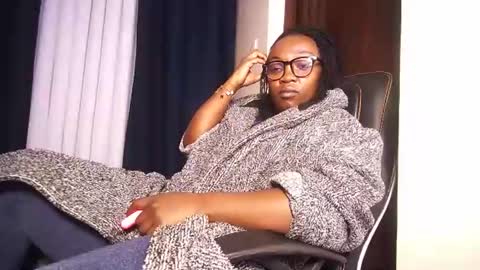 lulu_sparks1 online show from 05/02/26, 05:29