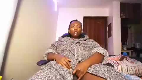 lulu_sparks1 online show from 06/06/26, 06:07