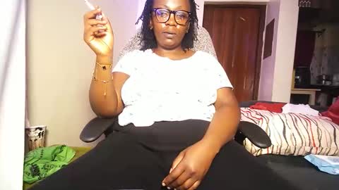 lulu_sparks1 online show from 06/10/26, 06:12