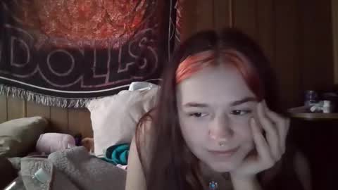 Snapshot of lulupixxx chatting on 01/31/25, 07:18 Connie online show from 01/31/25, 07:18