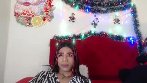 Snapshot of luluu_08 chatting on 12/14/24, 05:47 LULU online show from 12/14/24, 05:47