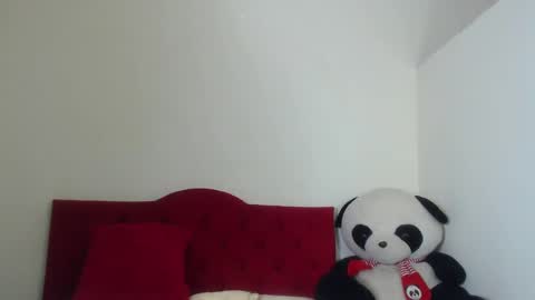 Snapshot of luluu_08 chatting on 01/14/25, 01:17 LULU online show from 01/14/25, 01:17