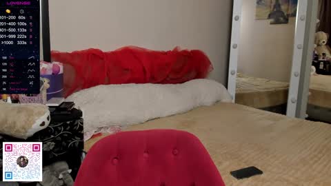 luluu_l online show from 12/06/24, 12:45