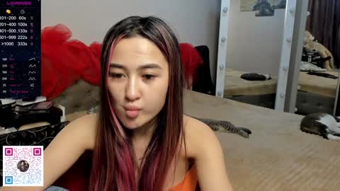 luluu_l online show from 12/08/24, 06:43