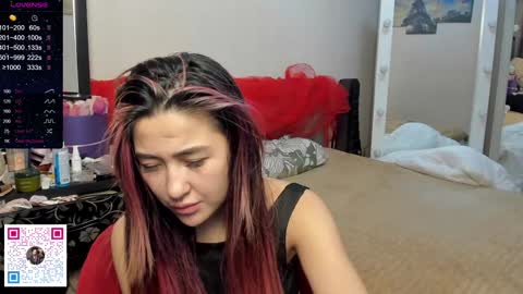 luluu_l online show from 12/14/24, 03:40