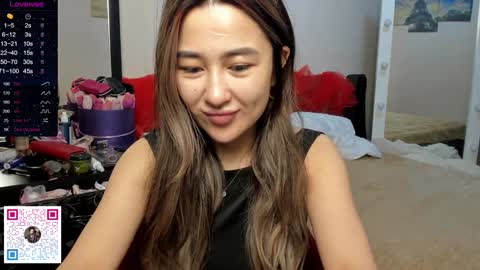 luluu_l online show from 12/20/24, 03:58