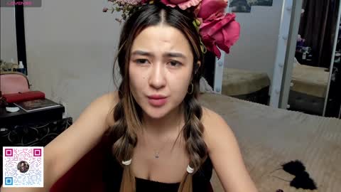 luluu_l online show from 01/10/25, 07:57