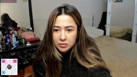 luluu_l online show from 01/11/25, 08:43