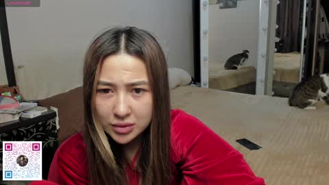 luluu_l online show from 01/17/25, 11:07