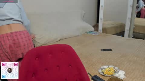 luluu_l online show from 01/23/25, 12:46