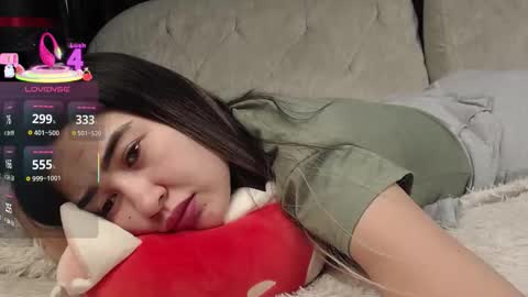 luluu_l online show from 09/12/25, 04:45
