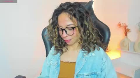 Snapshot of luluuberry chatting on 12/02/25, 04:46 luluuberry online show from 12/02/25, 04:46