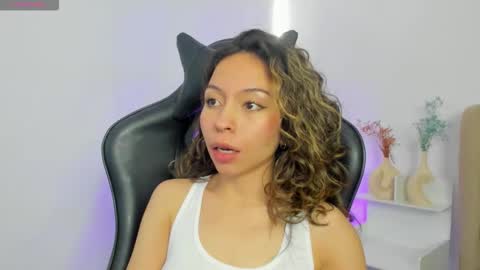 Snapshot of luluuberry chatting on 12/03/25, 07:12 luluuberry online show from 12/03/25, 07:12