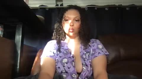 Snapshot of luluvalenttine chatting on 03/13/26, 01:07 LuLu Valenttine Hot Sexy HawaiianCape Verde online show from 03/13/26, 01:07