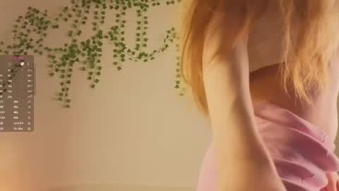 Snapshot of lumapop chatting on 11/15/25, 08:33 Kate online show from 11/15/25, 08:33