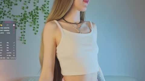 Snapshot of lumapop chatting on 11/19/25, 09:42 Kate online show from 11/19/25, 09:42