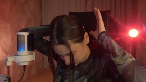 Amelia online show from 09/19/25, 12:56