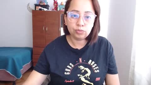 Snapshot of lumi_84 chatting on 12/20/24, 10:00 LUMI online show from 12/20/24, 10:00