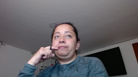Snapshot of lumi_84 chatting on 03/05/25, 12:16 LUMI online show from 03/05/25, 12:16