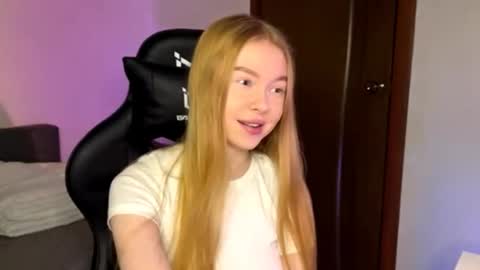 Sia online show from 12/19/25, 04:58