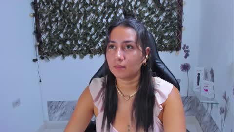 Snapshot of luna021_1 chatting on 10/11/25, 08:29 Luna online show from 10/11/25, 08:29