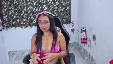 Snapshot of luna021_1 chatting on 10/23/25, 08:51 Luna online show from 10/23/25, 08:51