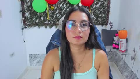 Snapshot of luna021_1 chatting on 10/27/25, 08:57 Luna online show from 10/27/25, 08:57