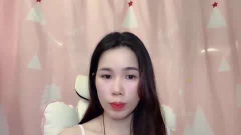 Snapshot of luna4739 chatting on 06/04/26, 04:24 Luna online show from 06/04/26, 04:24