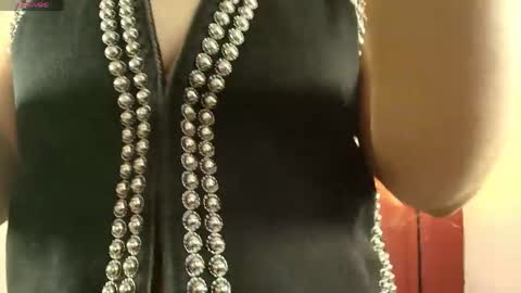 luna__velvet online show from 04/30/26, 01:50