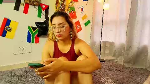 Snapshot of luna__velvet chatting on 06/24/26, 12:48 luna__velvet online show from 06/24/26, 12:48