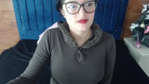 Snapshot of luna_azul_15 chatting on 12/23/24, 03:12 dalia online show from 12/23/24, 03:12