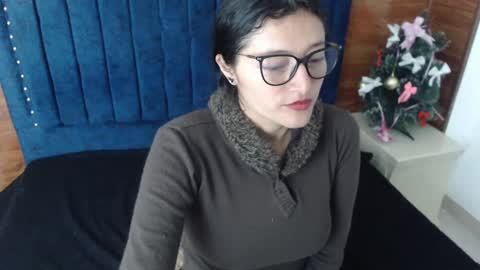 Snapshot of luna_azul_15 chatting on 12/23/24, 06:16 dalia online show from 12/23/24, 06:16