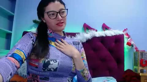 Snapshot of luna_azul_15 chatting on 01/09/25, 05:43 dalia online show from 01/09/25, 05:43
