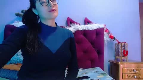 Snapshot of luna_azul_15 chatting on 01/11/25, 01:53 dalia online show from 01/11/25, 01:53